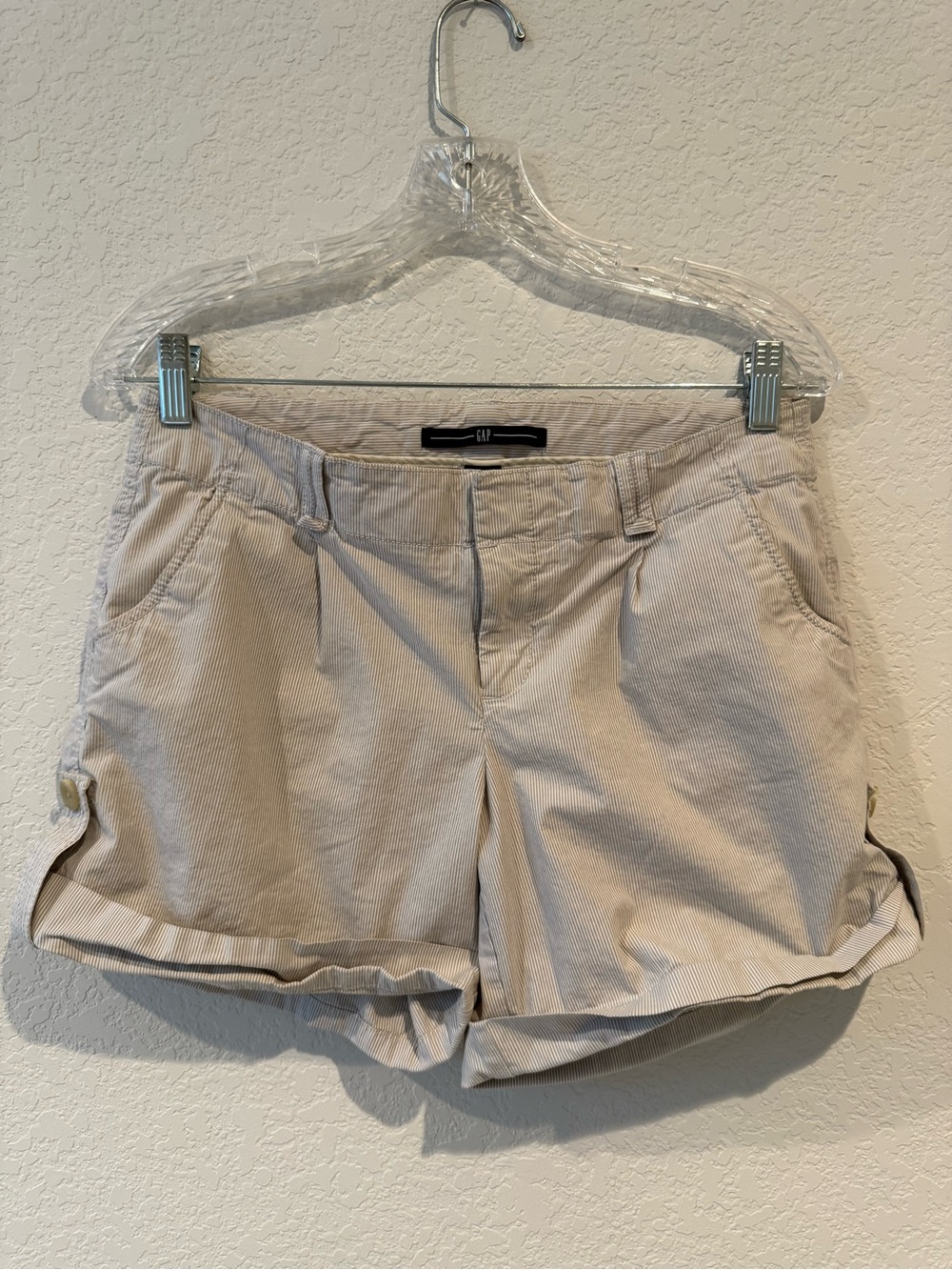 GAP Women's Casual Roll‑Cuff Shorts